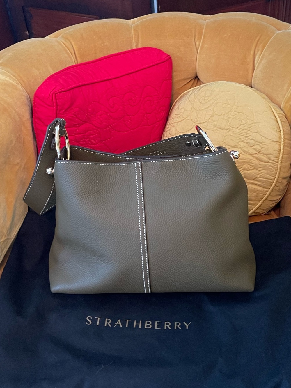 Strathberry Green Pebble Leather Lana Shoulder Bag Size Medium - Picture 3 of 11